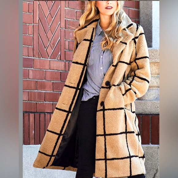 Jessica Simpson Jackets & Blazers - Women’s Beige & Black Windowpane Long Teddy Coat Size L Jessica Simpson
